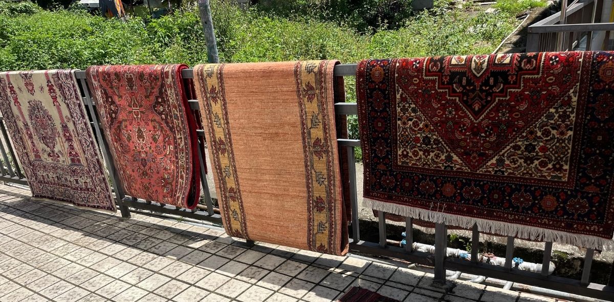 Iqbal - The Carpet Man Offer Free pick-up and delivery with free installation. CAll now: +852-90180897.